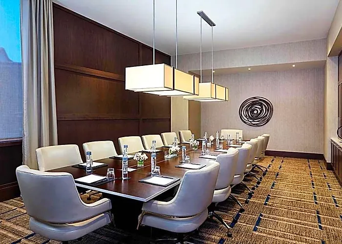 Hotel Jw Marriott Minneapolis Mall Of America 4*